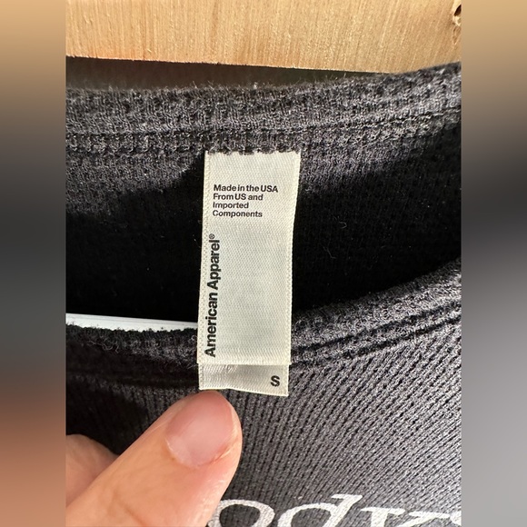 AMERICAN APPAREL, black waffle long sleeve - Picture 3 of 5